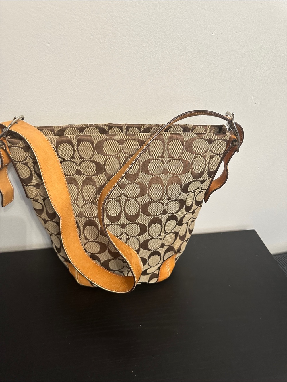 Vintage Coach A25-6076 Signature Bucket Hobo Shoulder Bag Brown Tan Leather Y2K